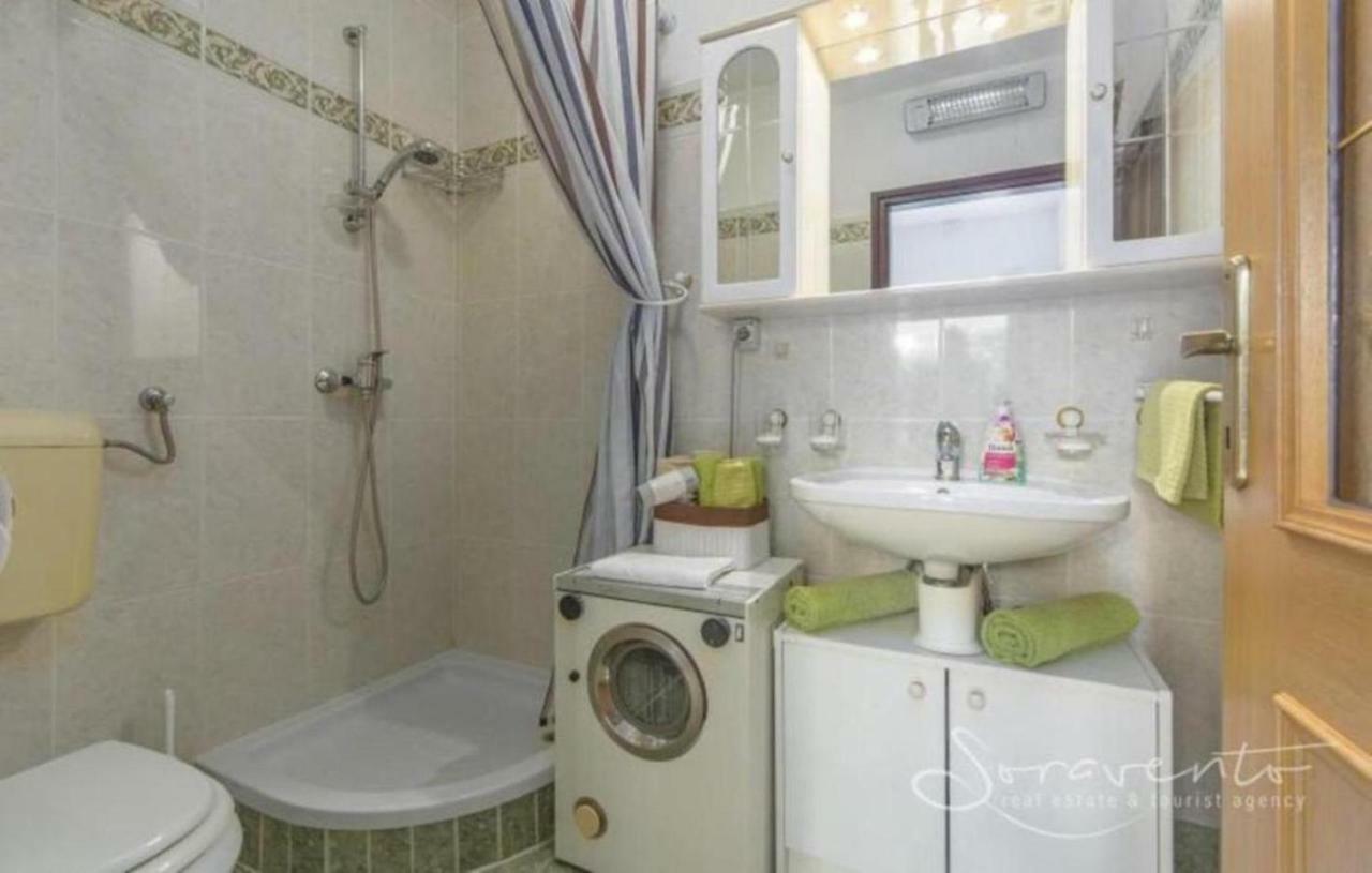 Ferienwohnung Mit 2 Schlafzimmer Oder Studio Apartment - Istrien-Fiorini Brtonigla Ngoại thất bức ảnh